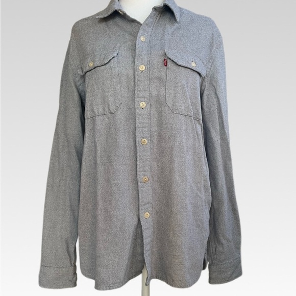 Levi's Other - Levi's Gray cotton flannel flap pocket size M.